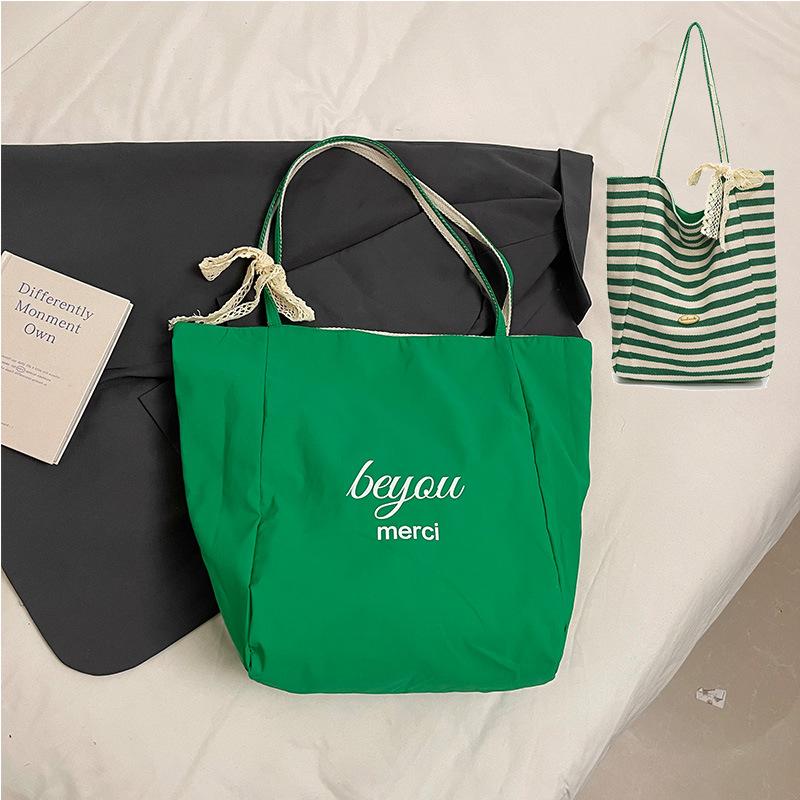 Корейская версия однотонной нейлоновой сумки через плечо, повседневная сумка большой вместимости, двухсторонняя сумка-тоут для поездок на работу, полосатая холщовая сумка