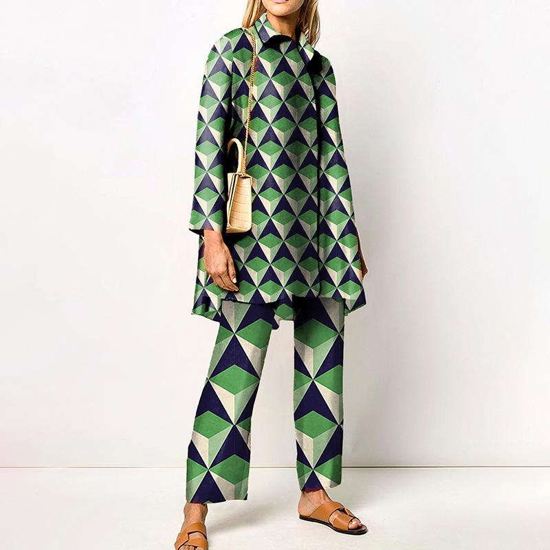 Женский комплект: рубашка и брюки с широкими штанинами, зеленый геометрический принт