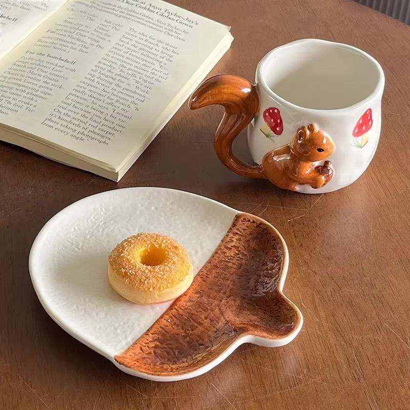 Creative 3D Squirrel Coffee Cup with Tail Handle & Acorn Saucer Set Cute Ceramic Animal Mug Novelty Gift