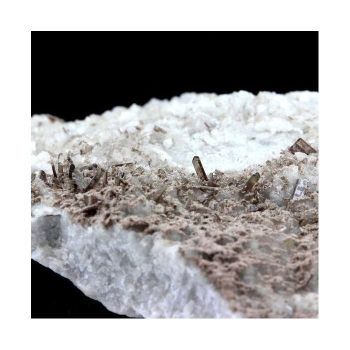 Allanite, Dolomite 363.8 carats