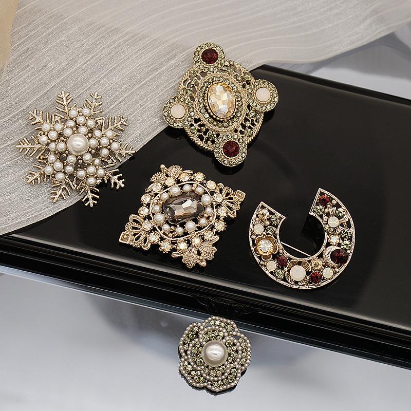 British Vintage Baroque Court Brooch Medieval Men'S And Women'S Suit Micro Diamond Pearl Flower Brooch Coat Accessories
