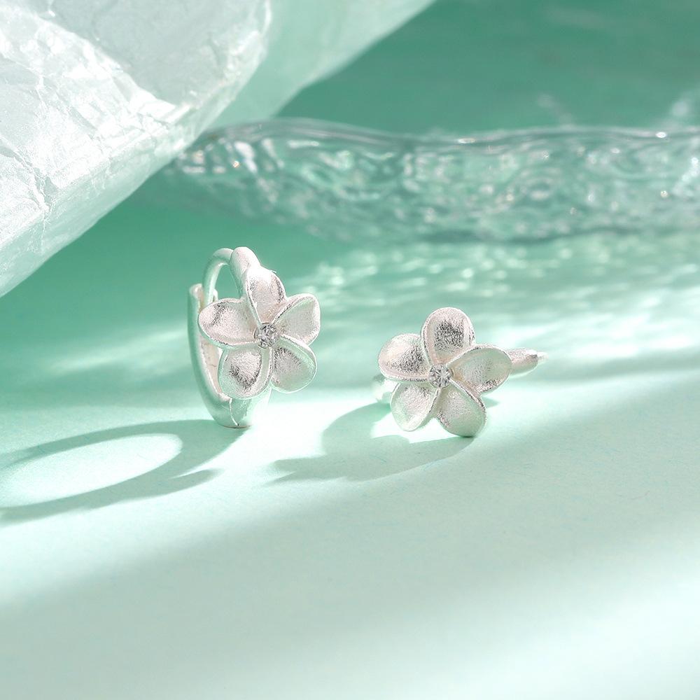 Si Jing Flash Drill Gardenia Ear Buckle Fashion Women'S Earrings Cute Matte Flower Petal Earrings
