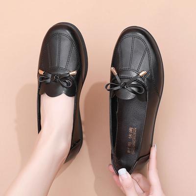 Весенние и осенние туфли без застежек на плоской подошве для женщин среднего и пожилого возраста. Удобные нескользящие туфли-лоферы для мам с мягкой подошвой.