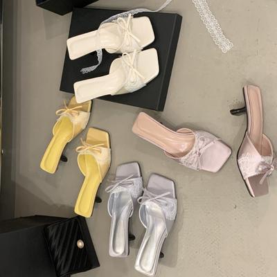 Французская нишевая сумка, сандалии, нежный бант, остроносые высокие каблуки, кружево, чистое желание, атласные шпильки, пустая обувь