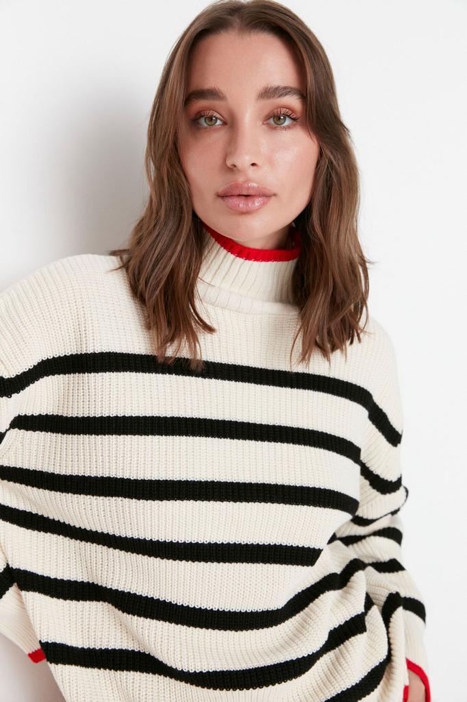 Women's Fashionable Stylish Sweater Black Wide Pattern Striped Knitwear Sweater