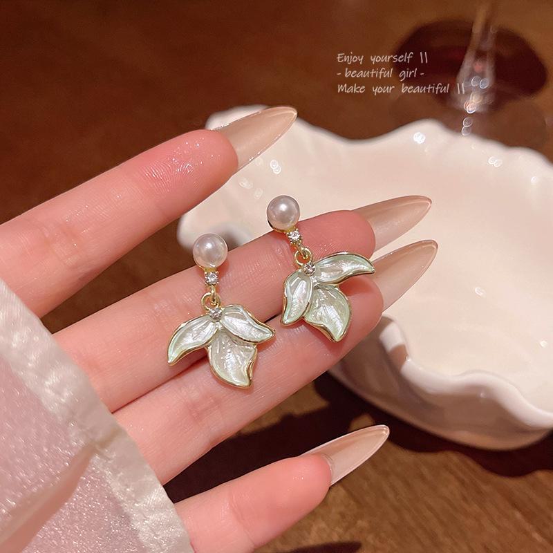 Korean Sweet Petal Earrings for Women - Fresh, Elegant, Versatile Pearl & Flower Design