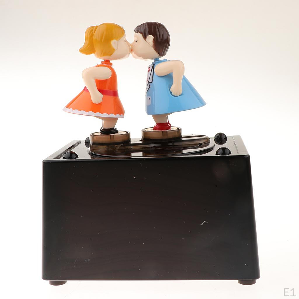 Romantic Couple Model Mechanical Music Box Gift Choosing