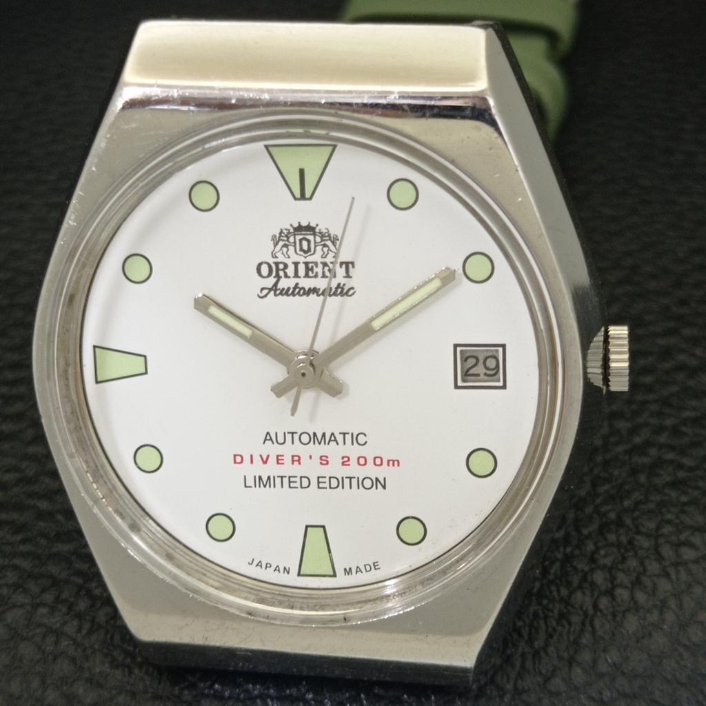 Orient AUTOMATIC 46941 JAPAN MENS VINTAGE WHITE COLOR DIAL WATCH A701805-5 R207-a701805