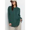 Темно-зеленый вязаный кардиган в рубчик Tctaw24th00025
