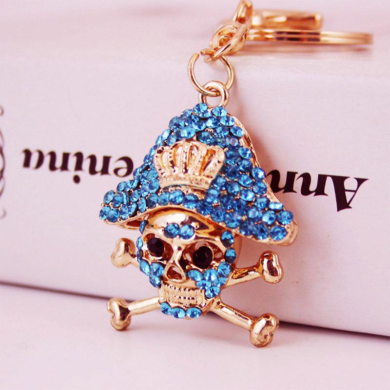 Креативный хрустальный брелок-подвеска в виде пиратского черепа - мужской аксессуар и подарок