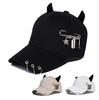 Уникальная бейсболка в уличном стиле, повседневный стильный аксессуар для отдыха на природе с роговыми вставками, булавками и подвесками для пар, уличная шляпа