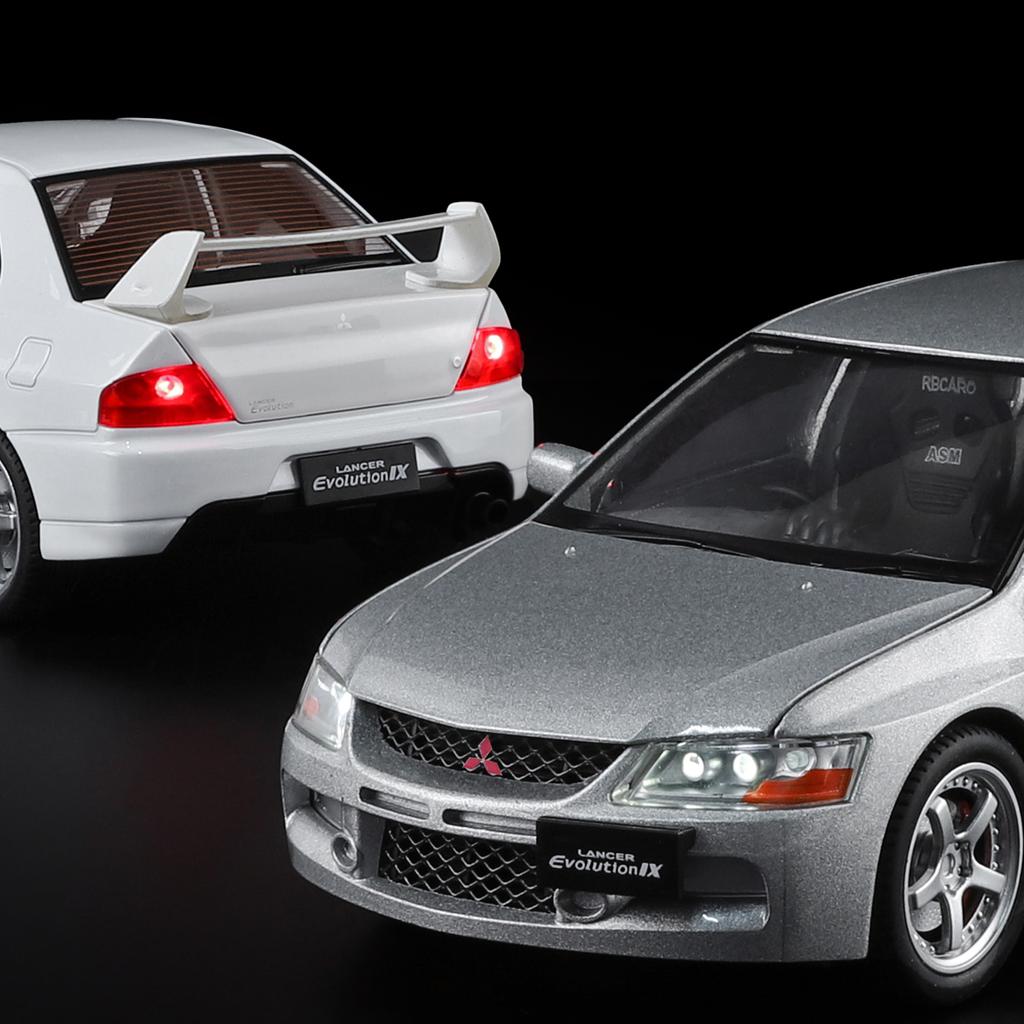 1:24 Mitsubishi EVO9 street car version alloy die-cast car imitating real sound and light retro collection ornaments boy toy