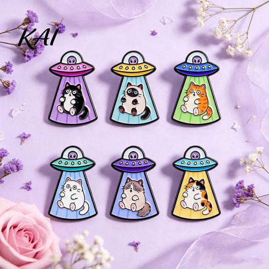 Cartoon Cat Brooch Enamel UFO Metal Brooch, Aliens Ship Kitten Badge Pin, Clothing Bag Scarves Hat Accessories for Men Women Lapel Pin