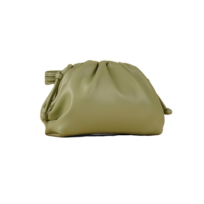 Женская сумка 2024 года из мягкой кожи с плиссировкой — вечерняя, наплечная и сумка-мессенджер с однотонной текстурой.