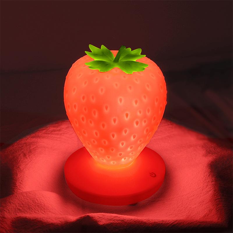 Креативный домашний ночник-клубника, USB-зарядка, украшение для изголовья кровати, атмосферный свет, новая уникальная светодиодная настольная лампа для защиты глаз