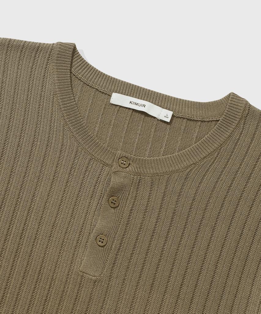 KIIMUIR [Crop] Washable Cool-Touch Henley Neck Half Knit_Khaki