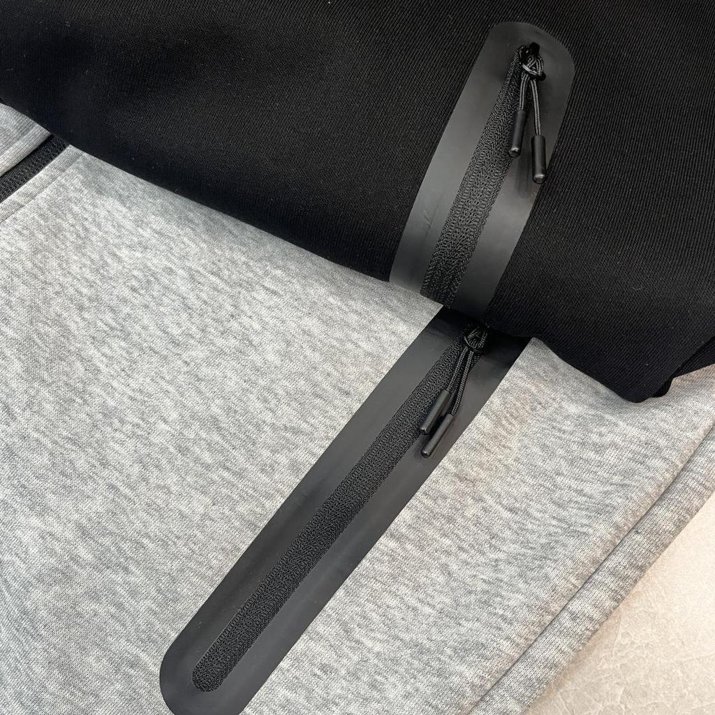 Спортивная повседневная вязаная куртка с капюшоном на весну и осень - Однотонный кардиган на молнии