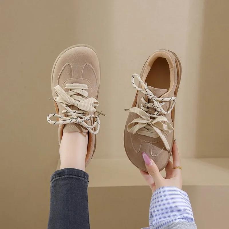 Модные кроссовки Plus Size 40 от дизайнера 2024 года для женщин, замшевые модные туфли с широким носком на шнуровке, повседневные, для ходьбы, удобные, для тенниса