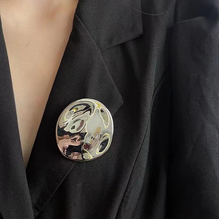 Minimalist Geometric Metal Big Round Brooch Pin Trend Suit Accessories Statement Jewelry for Unisex Men Women