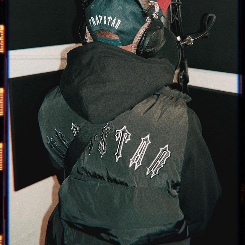 Стеганый жилет Trapstar с вышивкой Зимняя уличная одежда Свободный крой Хлопковый утепленный жилет Мужской Женский