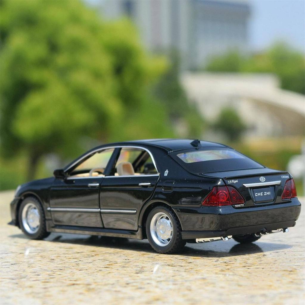 Toyota Crown 12th Generation Simulation Diecast & Toy Vehicles Sounds & Light Pull Back Car 1:32 Alloy Collection Model
