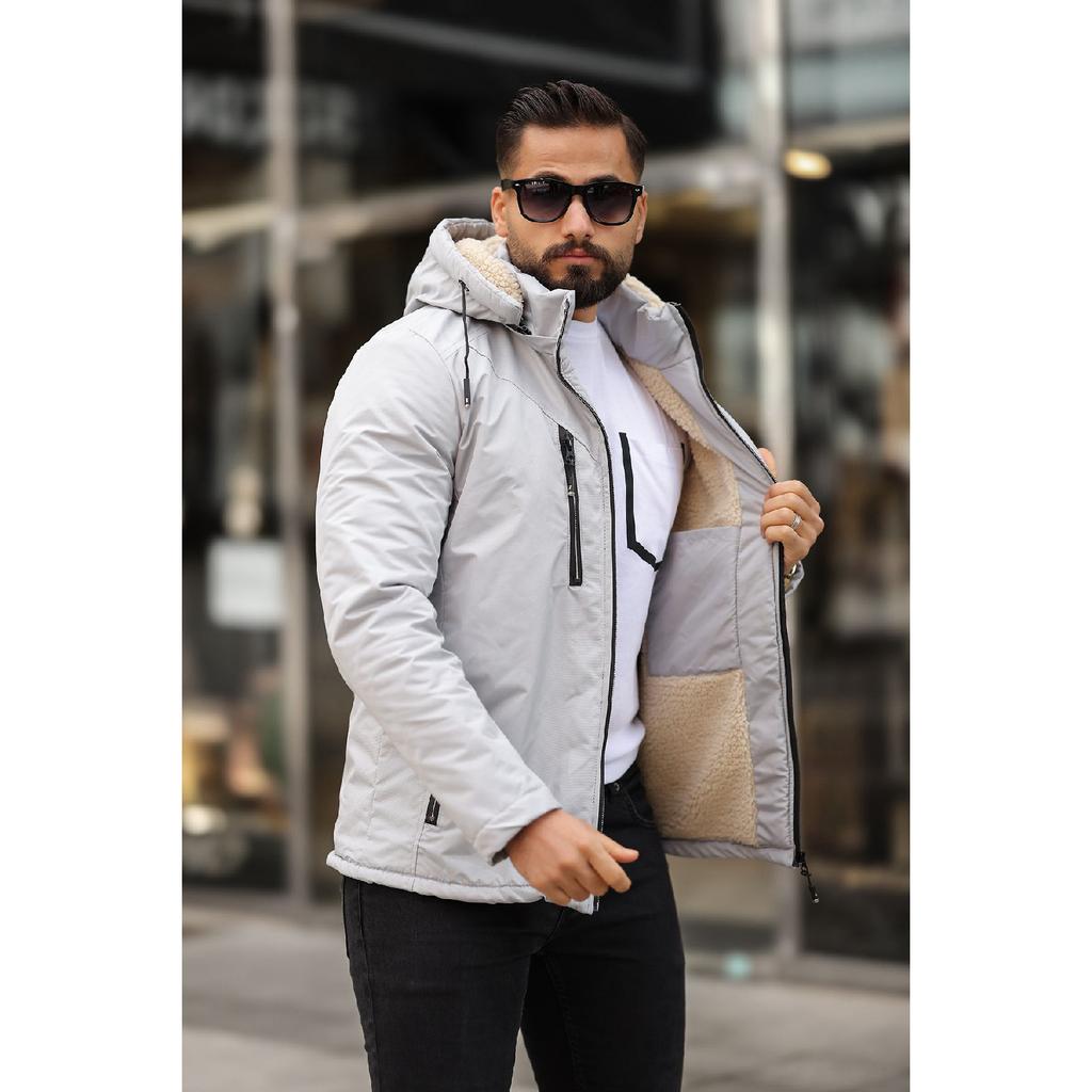 Зимнее пальто с мехом внутри и съемным капюшоном