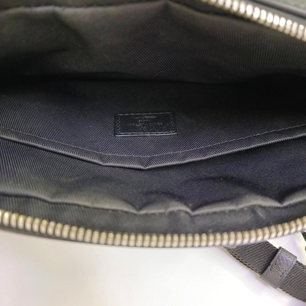 [Pre-Owned] Outdoor Classic Monogram Leather Coated Canvas Messenger Bag - Very Good #R8WYAD