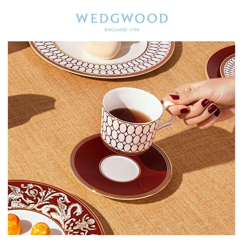 Wedgwood Набор из позолоченной малиновой чайной чашки и блюдца