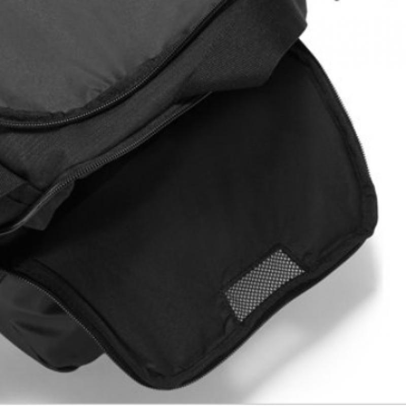 Nike Коллекция дорожных сумок Brasilia, выбор 1