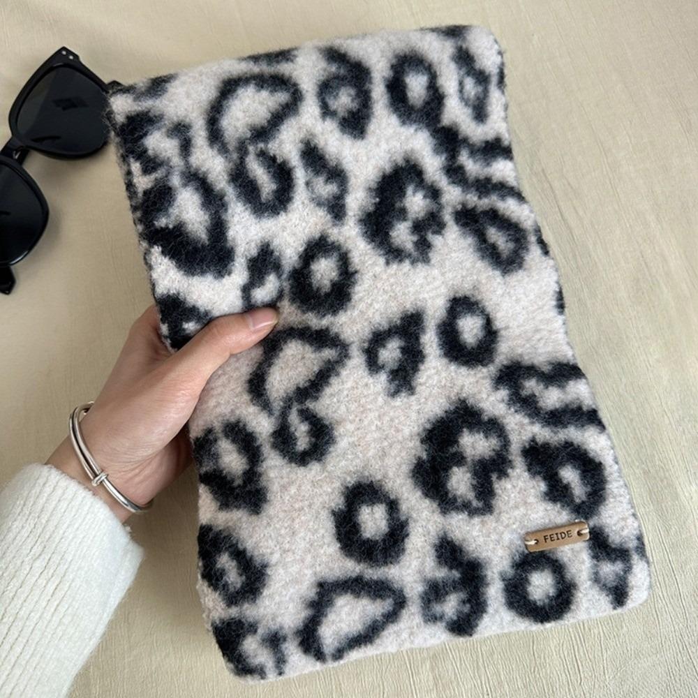 Lightweight Leopard Print Scarf Cashmere Blend Winter Shawl Fashion Imitation Wool Scarf Unisex