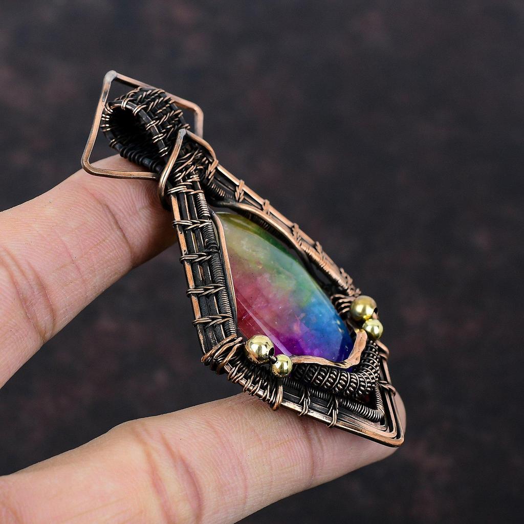 Радужный солнечный кварцевый кулон с друзами, кулон из медной проволоки, стильный кулон ручной работы, медная проволока, ювелирные изделия, кулон с драгоценным камнем для подарка