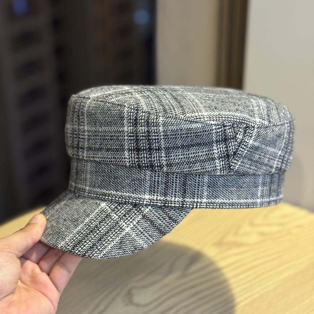 Korean-style simple octagonal hat for women, fashionable and versatile flat-top cap, new vintage houndstooth pattern artist hat for spring and autumn