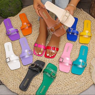 Однословные крутые тапочки женские 2025 лето новый модный цвет прозрачная квадратная пряжка для улицы плоские повседневные пляжные сандалии