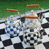 Клетчатый черно-белый эмалированный чайник с крышкой-бриллиантом, деревянной ручкой, изогнутым носиком, объемом 2 л - Классический всесезонный чайник