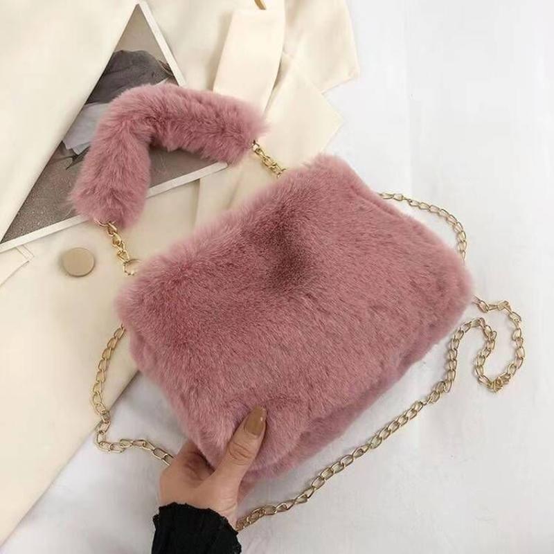 Simple Faux Fur Tote Bucket Bag Metal Chain Crossbody Bag For Women's Daily Casual Use Plush Bag Furry Purse CLE