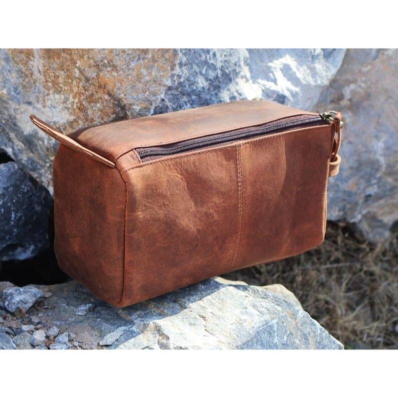 Персонализированная сумка для туалетных принадлежностей из кожи буйвола, маленькая винтажная сумка Dopp Kit, уникальный подарок для жениха, индивидуальная сумка, подарок на годовщину для мужа