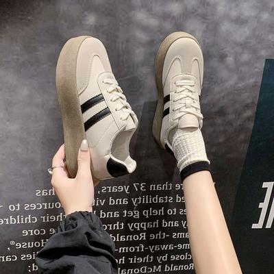 Спортивная и повседневная обувь на платформе, универсальные маленькие белые немецкие тренировочные кроссовки 2025, новые популярные весенне-летние кроссовки Forrest Gump для женщин