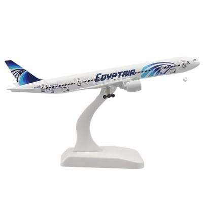 Статическая игрушечная модель самолета Egyptair B777 в масштабе 1/400, изготовленная из литого сплава, для демонстрации в интерьере.