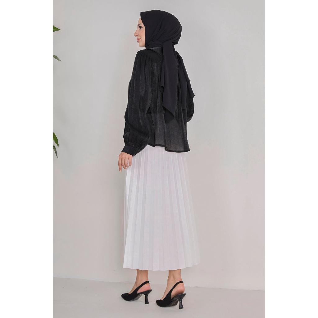 Однотонная женская черная плиссированная юбка среднего размера — 23036