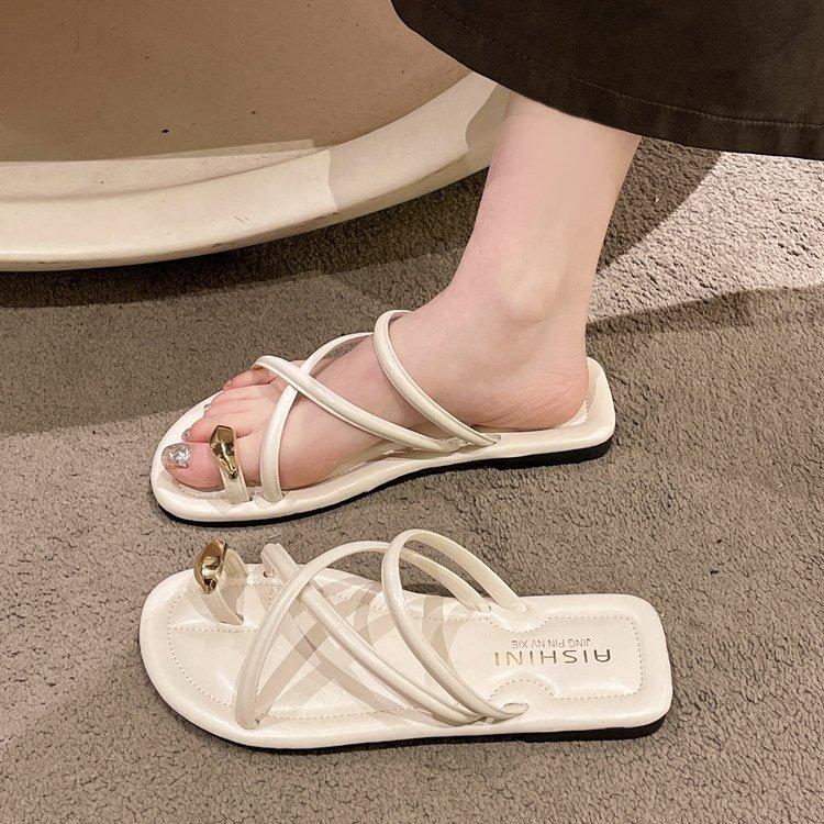 Сандалии на плоской подошве для интернет-знаменитостей, женские, лето 2024, новый комплект с перемычкой между пальцами, повседневные уличные шлепанцы, квадратный носок, пляжные шлепанцы