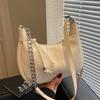 Fashion New High-end Korean Version Niche Design Messenger Bag Women's Casual Versatile Commuter Solid Color Chain Shoulder Bag