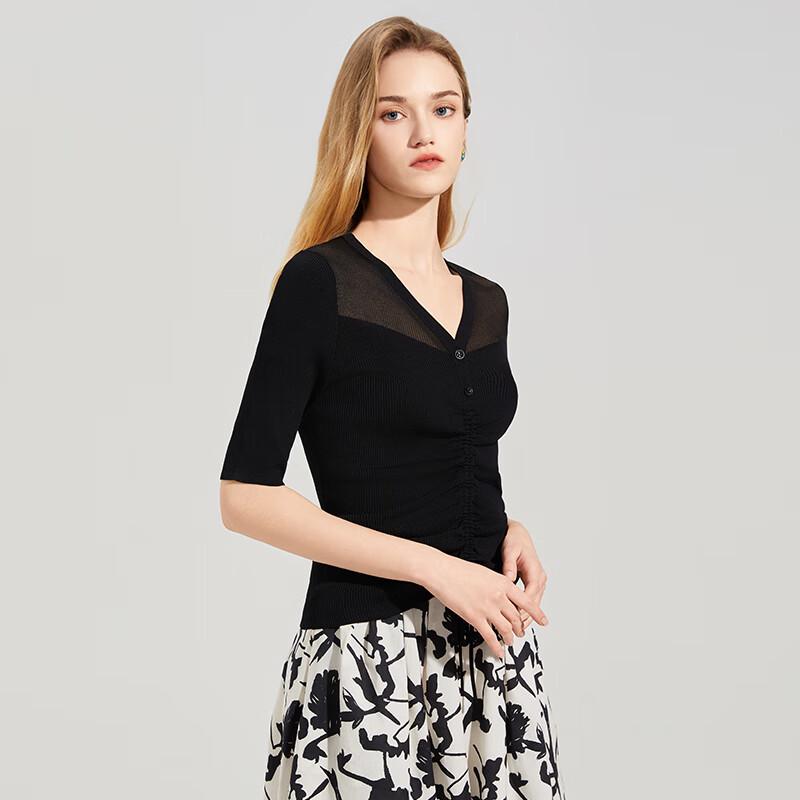 Women's Stylish V-Neck Short Sleeve Knit Top