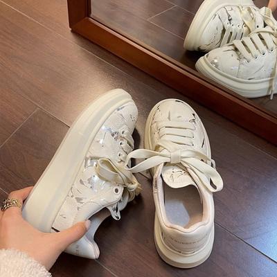 Блестящие толстоподошвенные увеличивающие рост повседневные маленькие белые туфли женские повседневные туфли весна новые кроссовки на шнуровке женские