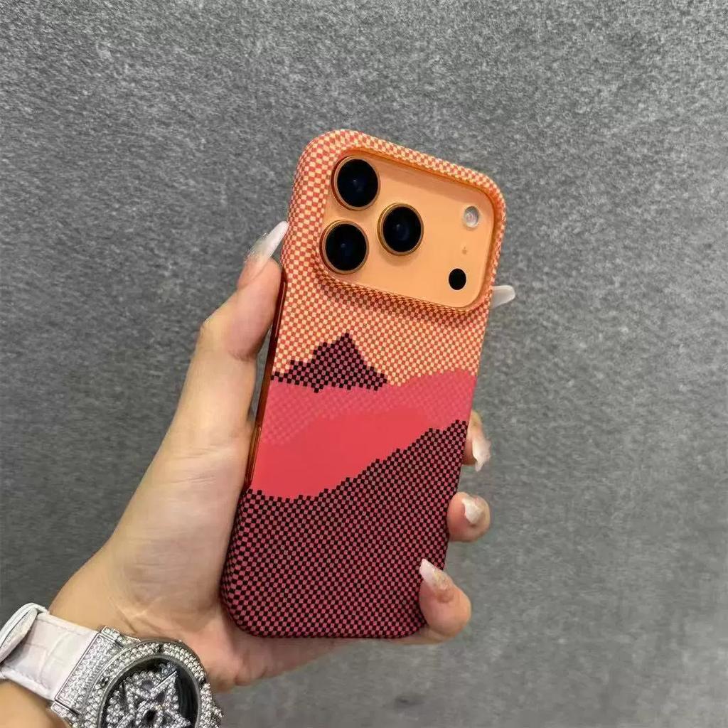 Подходит для iPhone17proMax Матовый чехол для телефона с магнитной фиксацией Карбоновое волокно Apple 16 Полузакрытый клетчатый 15 Защитный чехол