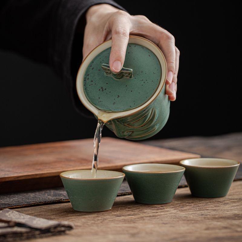 Керамическая чашка для чая с цветами пуэр. Изысканная форма. Фарфоровый китайский чайный сервиз Gongfu. Креативный чайник и заварник для чая Sanxingdui Site.