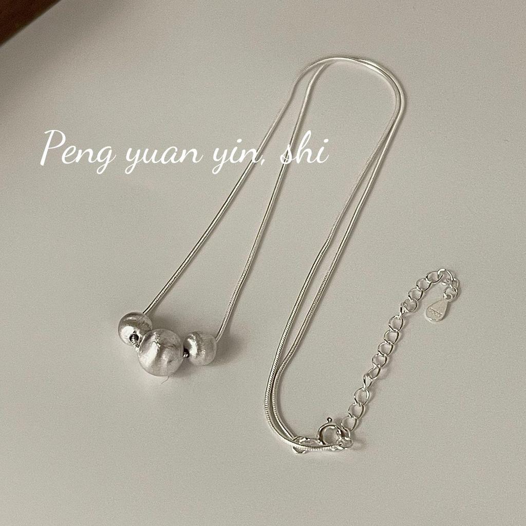 Серебряное колье Su Chuang S925 с матовыми бусинами для женщин - Высококачественная, простая, универсальная цепочка на ключицу, нишевый дизайн.