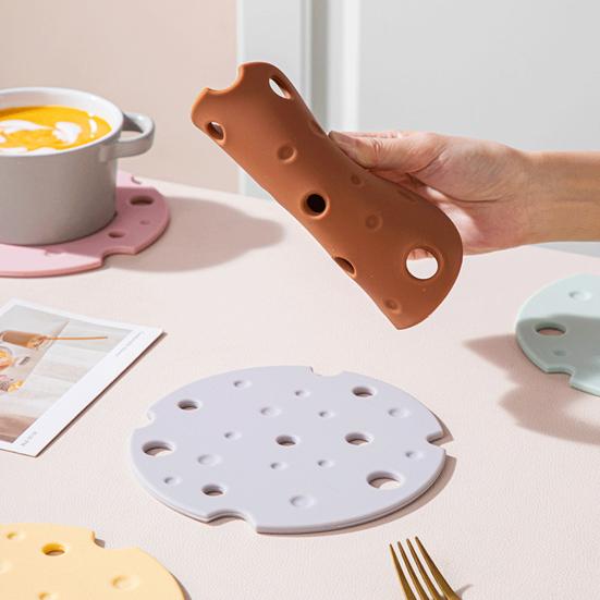 Silicone Trivet Heat Resistant Pot Holder for Hot Pans Casseroles Non-Slip Dishwasher Safe Decorative Kitchen Mat