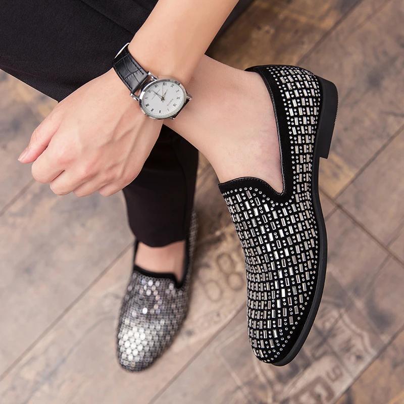 2024 NEW Pointed Toe Embroidery Rhinestone Flat Shoes For Men Male Wedding Dress Prom Homecoming Shoes Zapatos Hombre Vestir