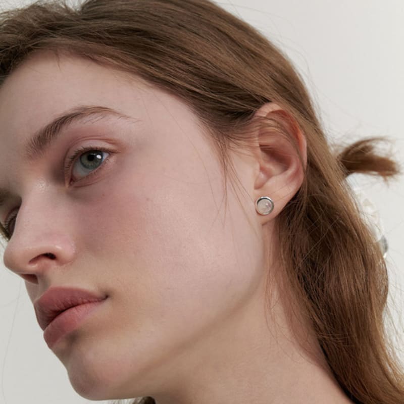 LOVE ME MONSTER [Silver] Pure Gemstone Earrings (L241MER090)