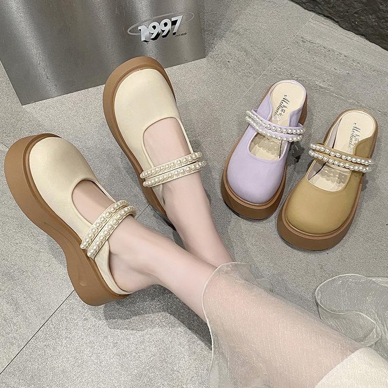 Туфли-шлепанцы с толстой подошвой и закрытым носком, женская летняя обувь 2025, новая модная жемчужная ленивая обувь, шлепанцы в сказочном стиле